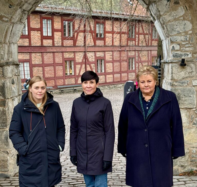 Tina Bru, Ine Eriksen Søreide og Erna Solberg, ekstra Ukraina-støtte