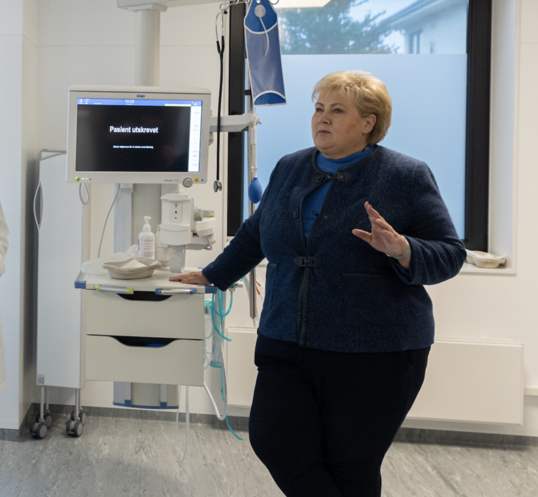 Erna Solberg, sykehus