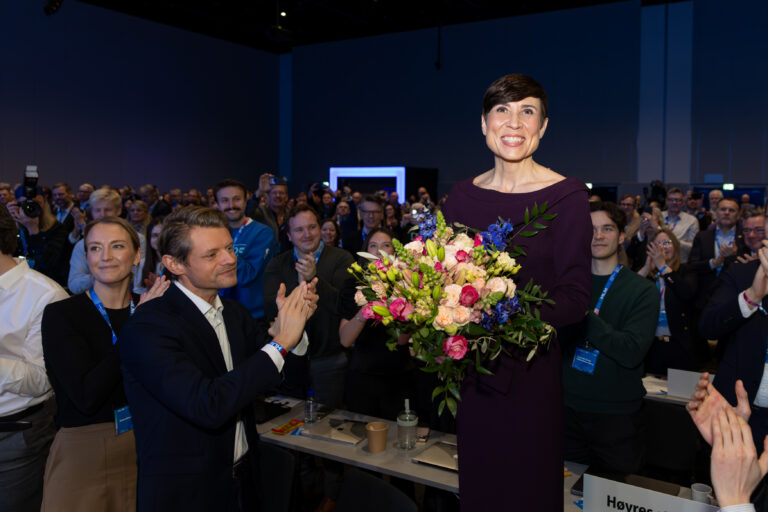 Ine får stående applaus