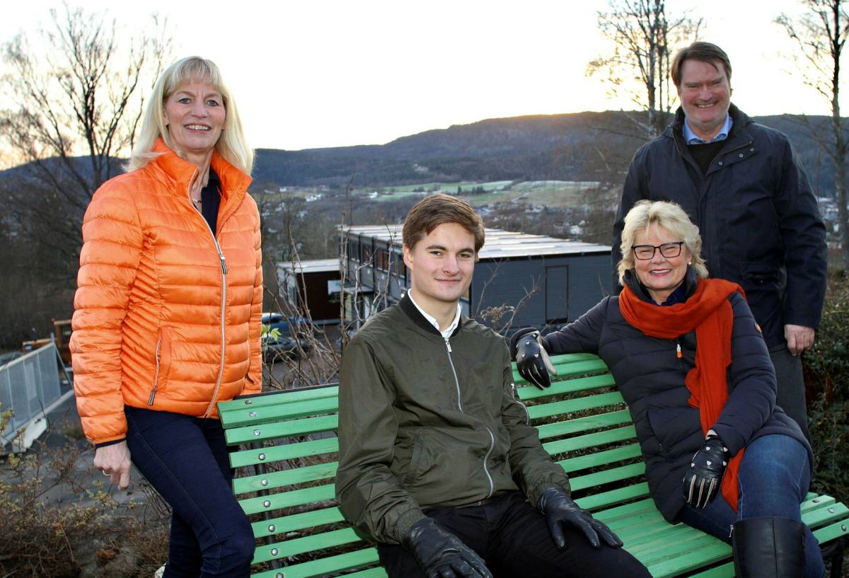 Planutvalgets medlemmer, Elisabeth, Mathias, Tone og Terje ute