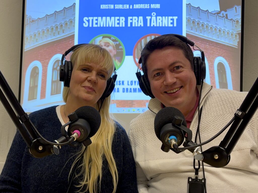 Kristin Surlien og Andreas Muri er programledere i podkasten Stemmer fra tårnet.