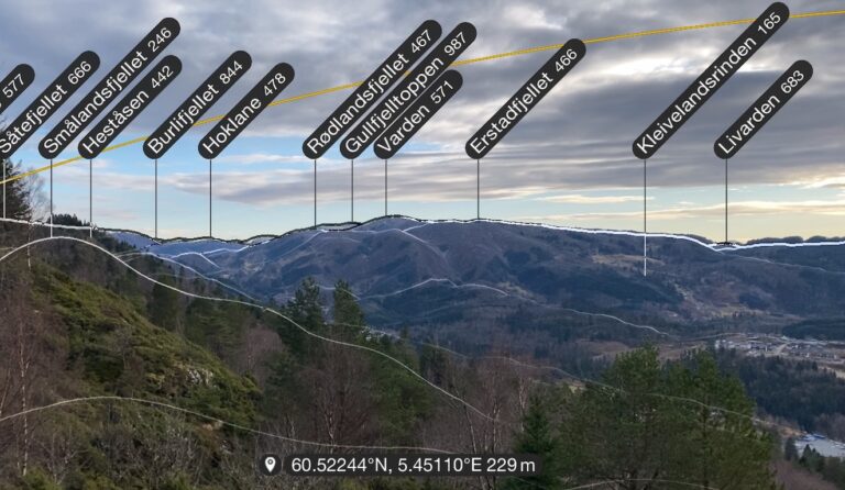 Fjelltoppar mot sør frå Burkelandsfjellet