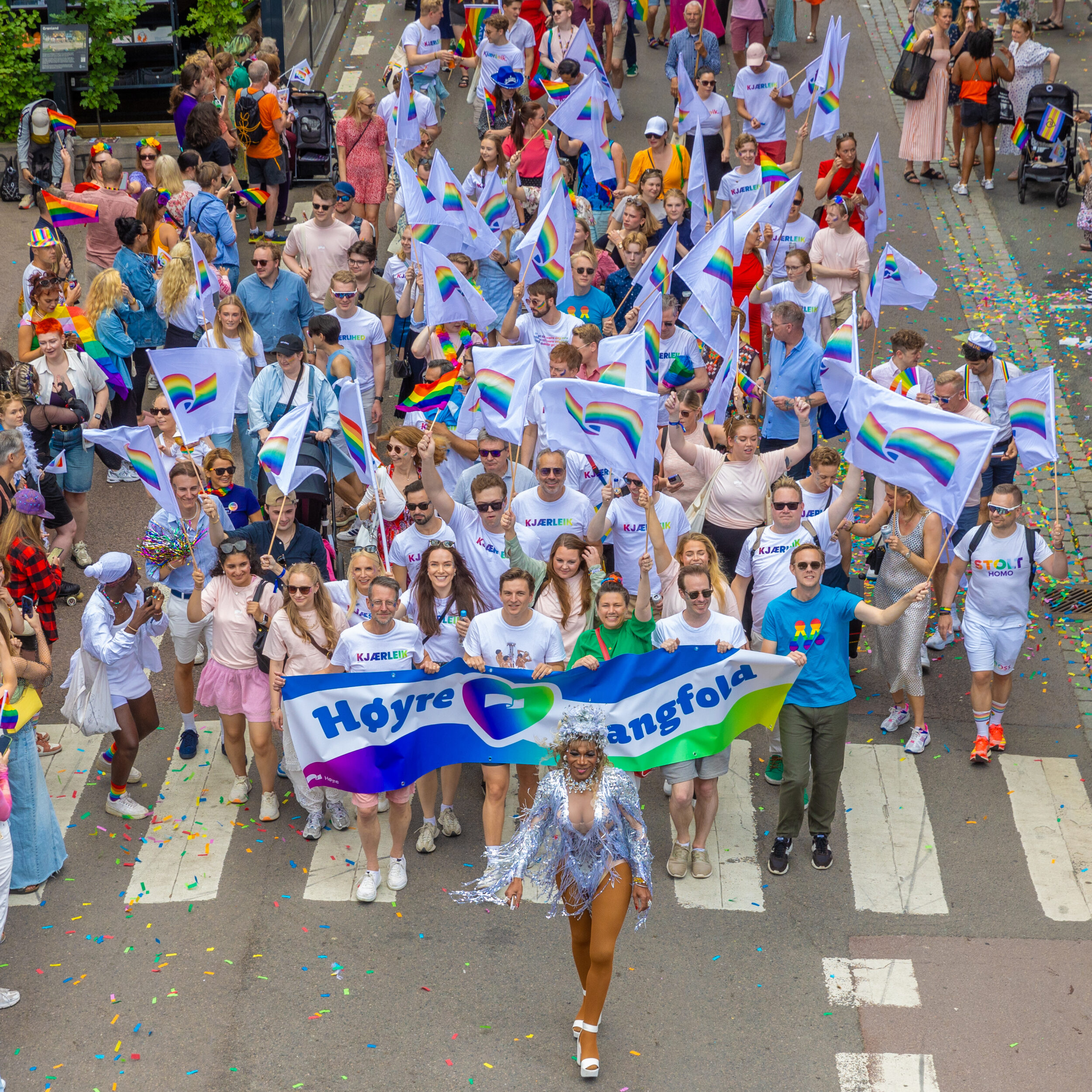 Bilde av Høyres deltagelse i Oslo Pride-parade.