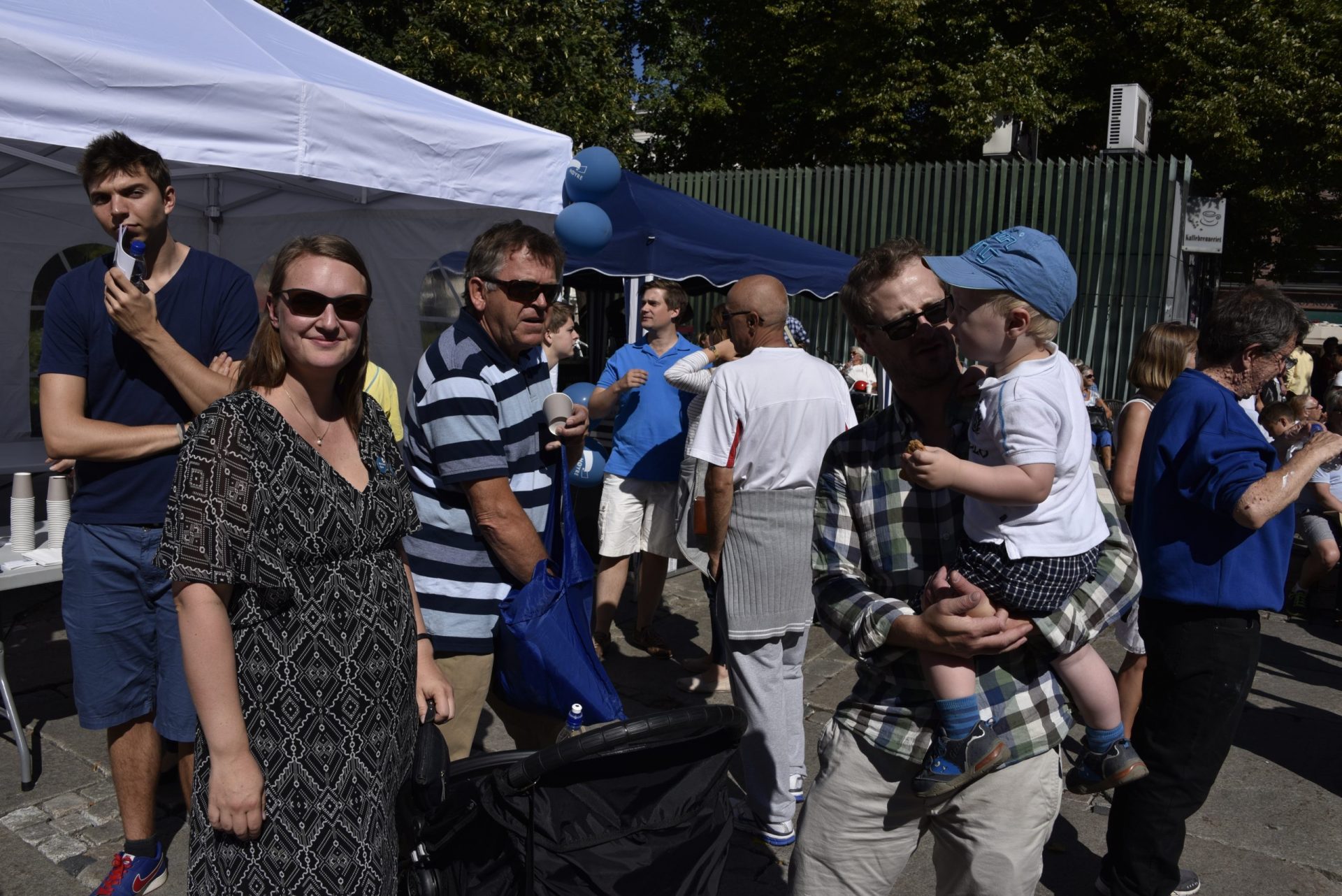 Ine med familie på valgkampåpning