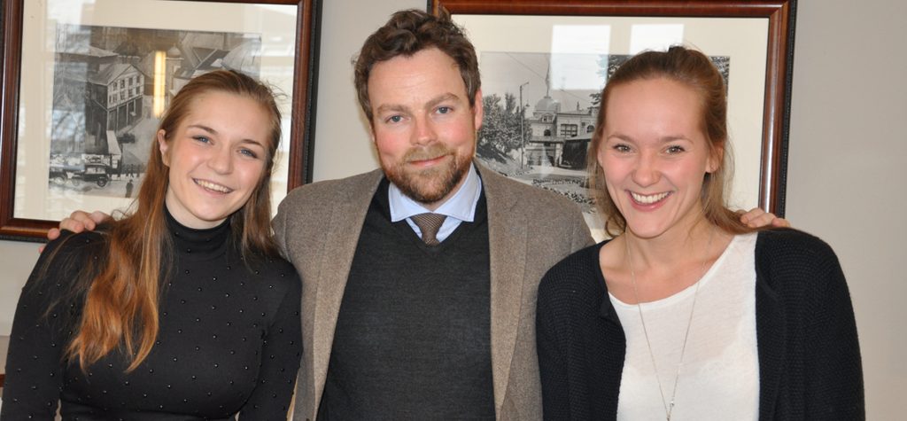 Kunnskapsminister Torbjørn Røe Isaksen med Mathilde Tybring-Gjedde og Jenny Clemet von Tetzschner.