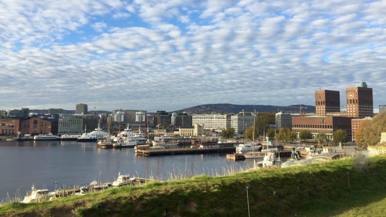 Med det røde byrådets budsjett frykter Gruppeleder Eirik Lae Solberg at det må kuttes i tjenestetilbudet til innbyggerne midt i året. Foto: Oslo Høyre