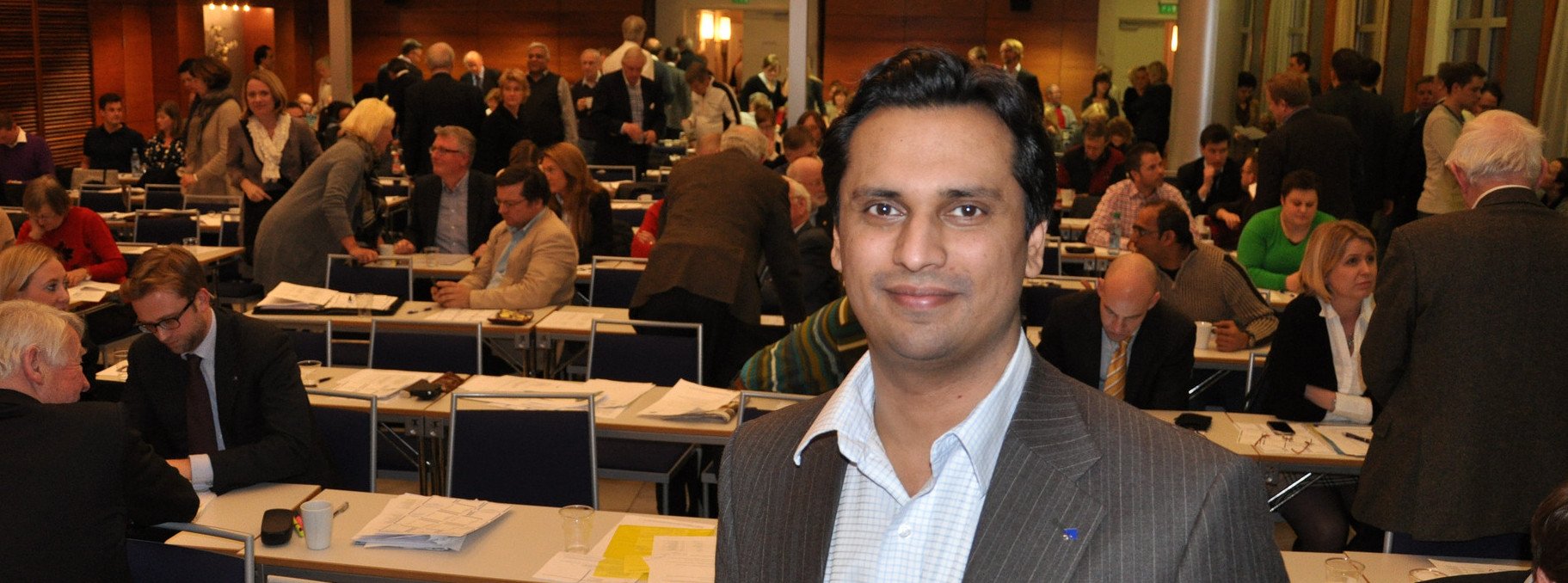 Stortingsrepresentant Mudassar Kapur fra Oslo Høyre - Høyrebølbe blant innvandrere