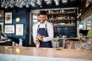 Smilende barista