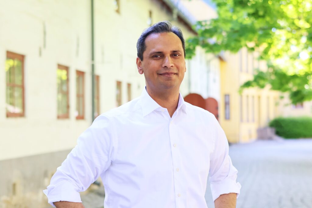 Mudassar Kapur