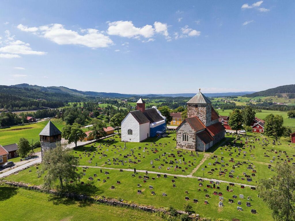 Granavolden og søsterkirkene